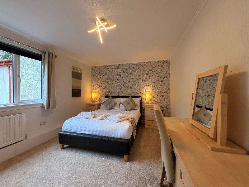 Rossal House Apartments image