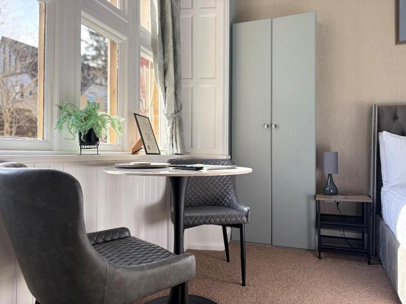Rossal House Apartments image
