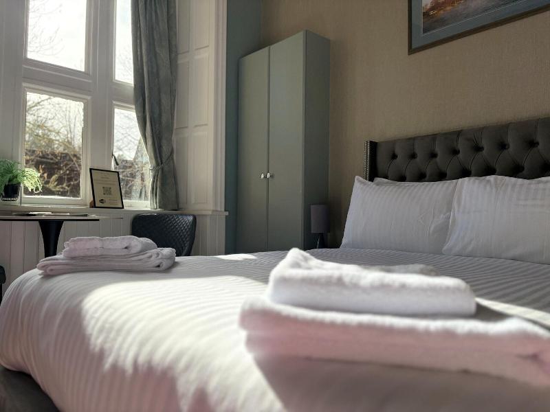 Rossal House Apartments image