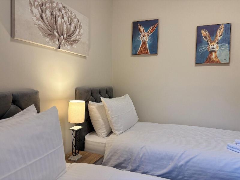 Rossal House Apartments image