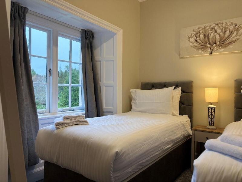 Rossal House Apartments image