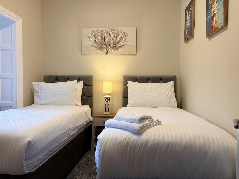 Rossal House Apartments image