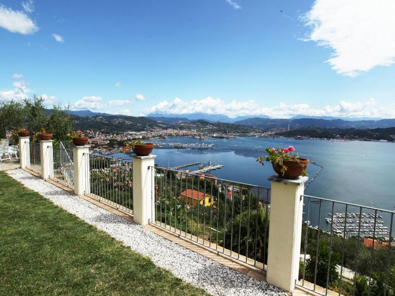 Le Ville Relais image