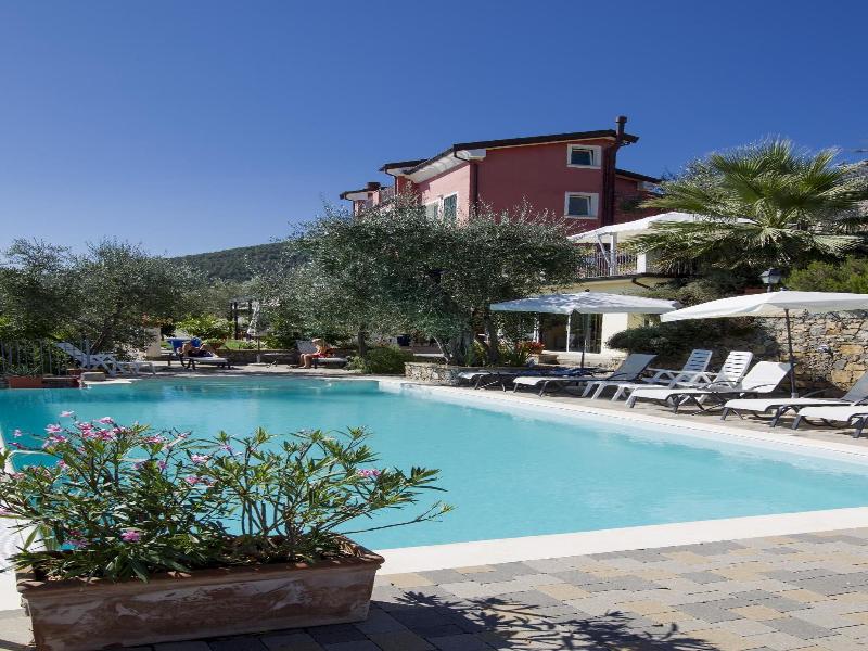 Le Ville Relais image