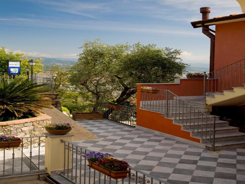 Le Ville Relais image