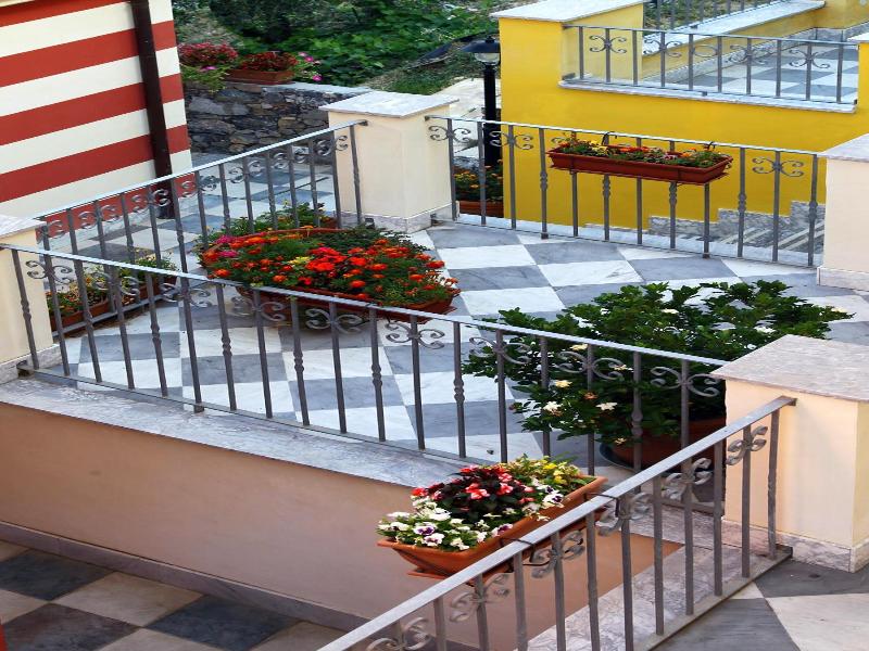 Le Ville Relais image