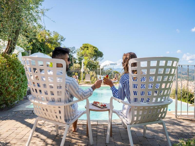 Le Ville Relais image