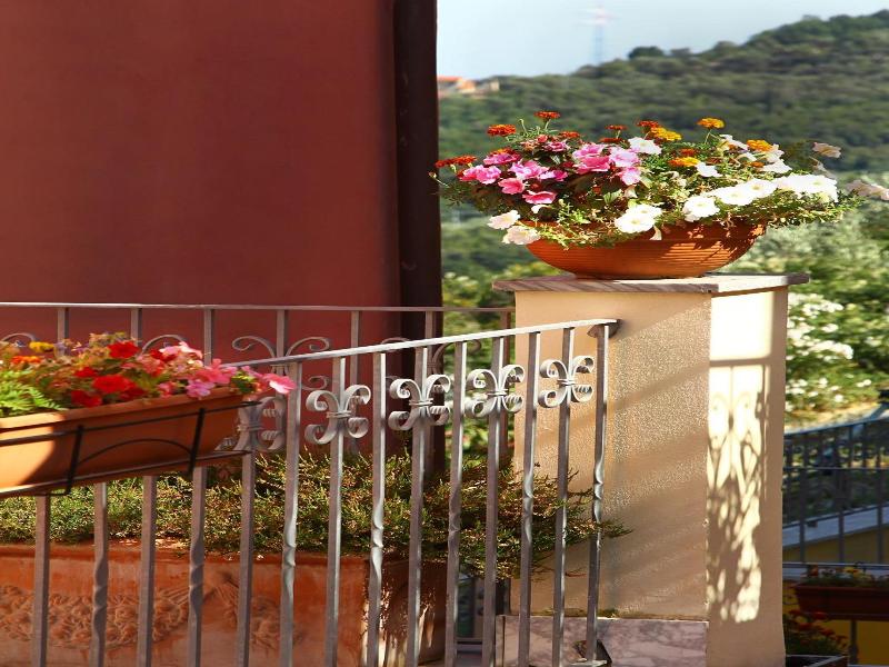 Le Ville Relais image