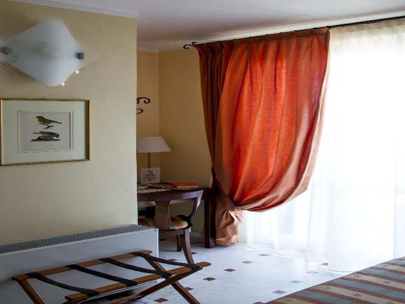 Le Ville Relais image