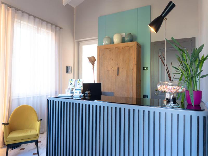 Le Ville Relais image
