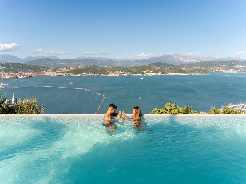 Le Ville Relais image