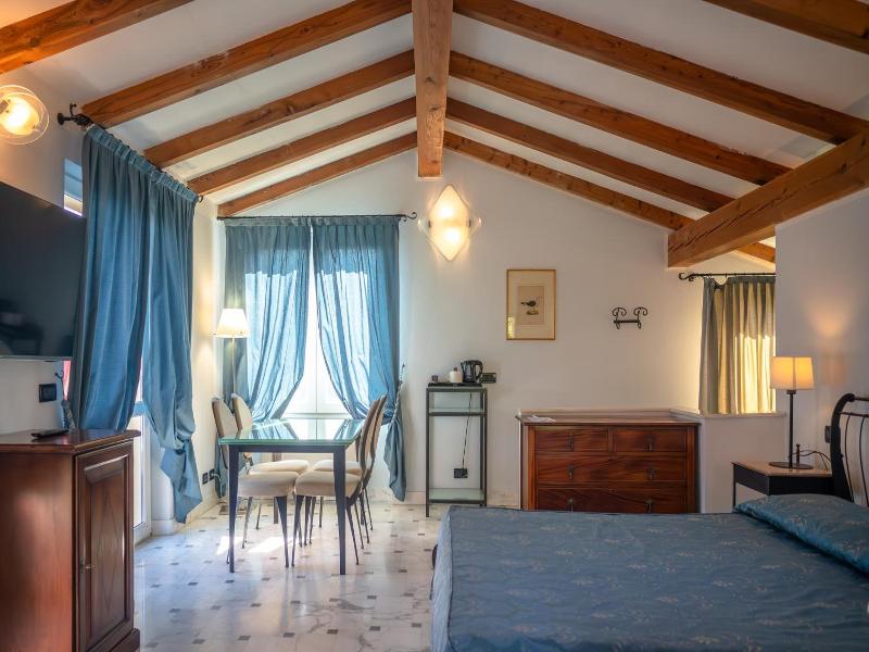 Le Ville Relais image