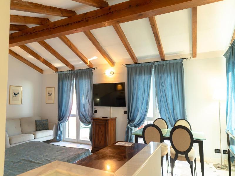 Le Ville Relais image