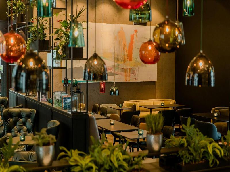 Motel One Köln-neumarkt image