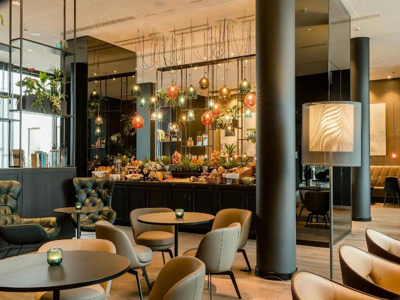 Motel One Köln-neumarkt image