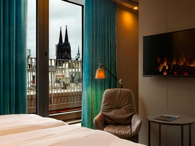 Motel One Köln-neumarkt image