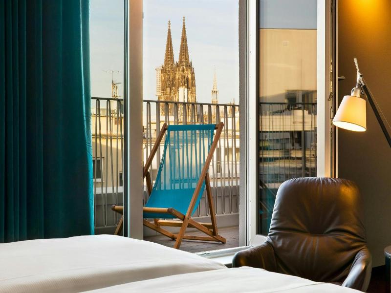 Motel One Köln-neumarkt image