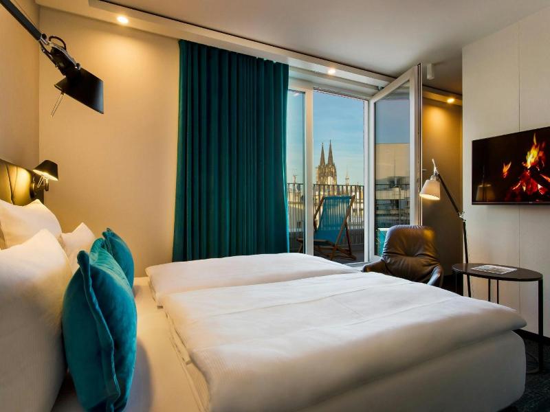 Motel One Köln-neumarkt image