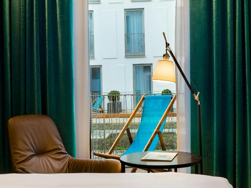Motel One Köln-neumarkt image