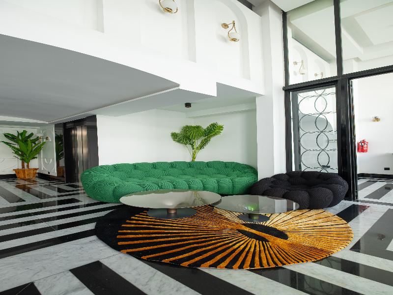 Chic Hotel image