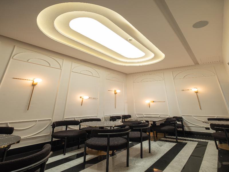 Chic Hotel image