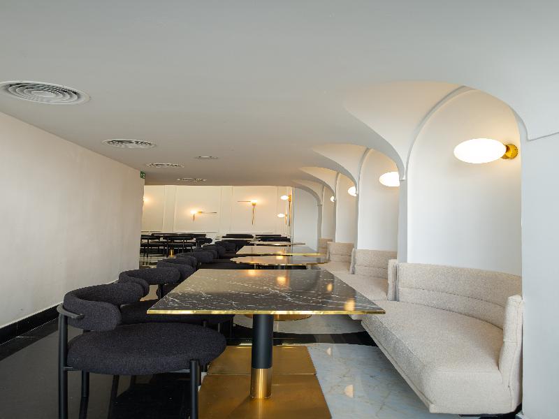 Chic Hotel image