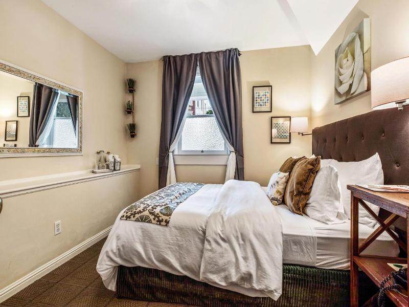 Parker Guest House image