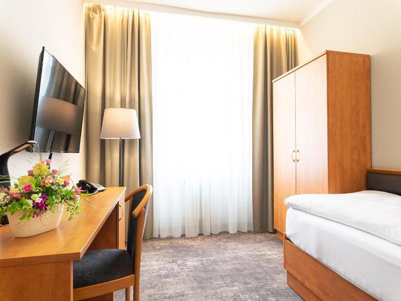 Hotel Ceská Koruna image