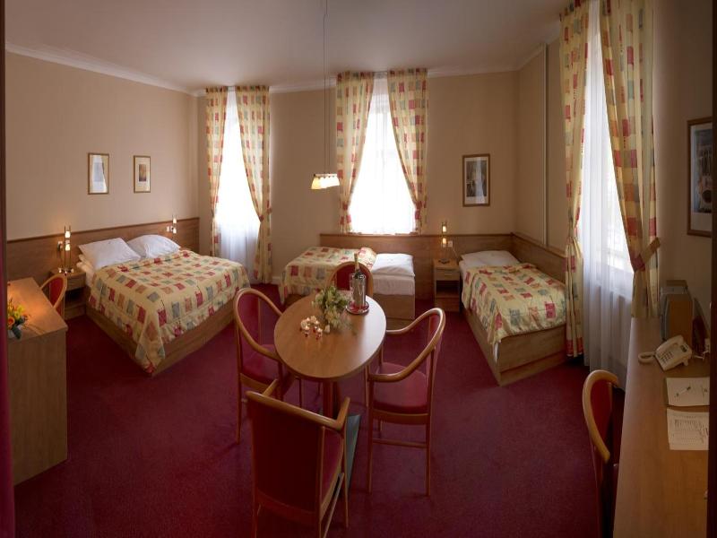 Hotel Ceská Koruna image