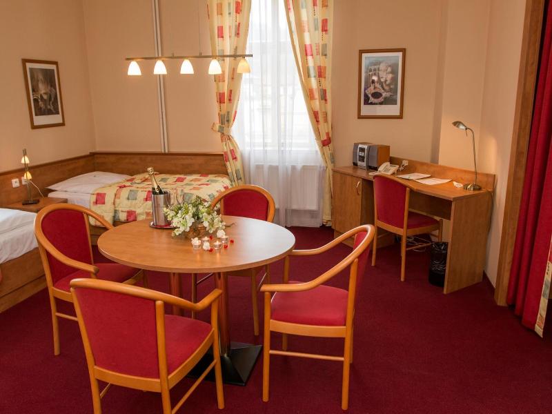 Hotel Ceská Koruna image