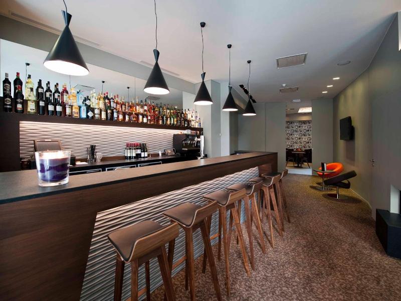 Square Hotel image