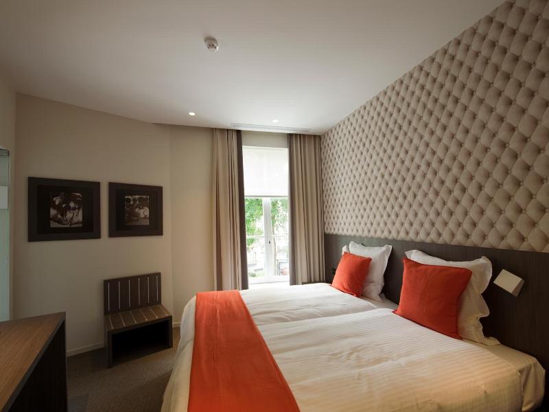 Square Hotel image