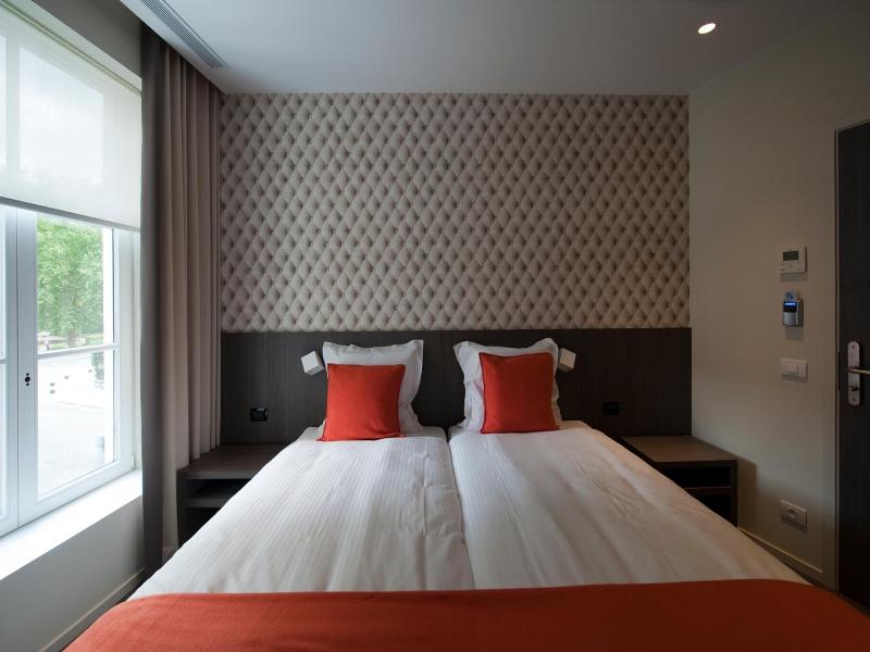 Square Hotel image