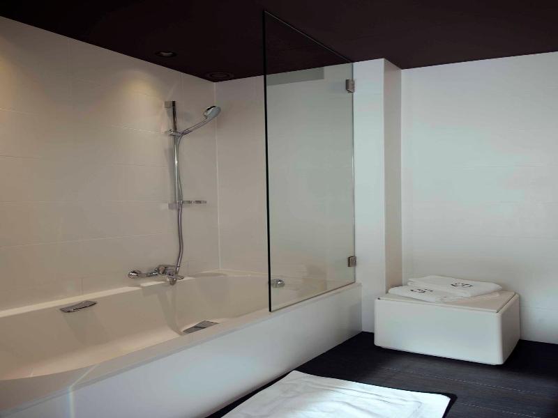 Square Hotel image