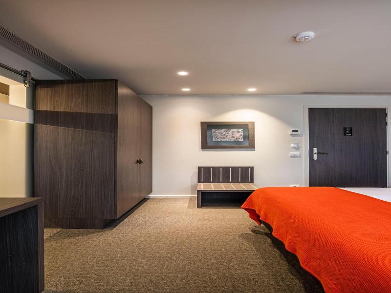 Square Hotel image