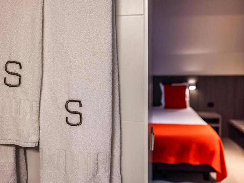 Square Hotel image