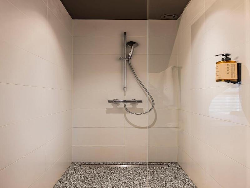 Square Hotel image