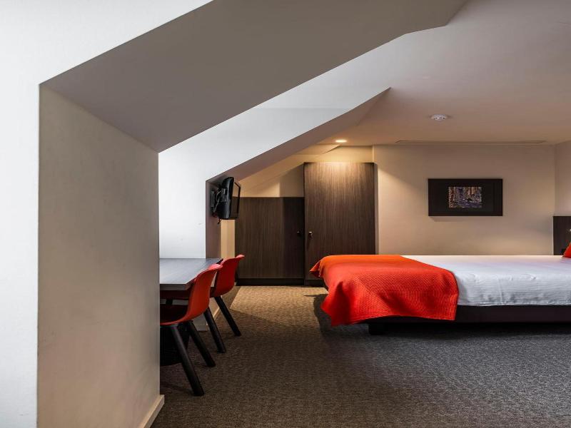 Square Hotel image
