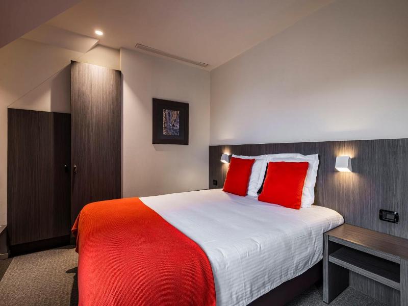 Square Hotel image