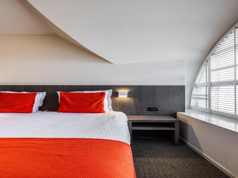 Square Hotel image