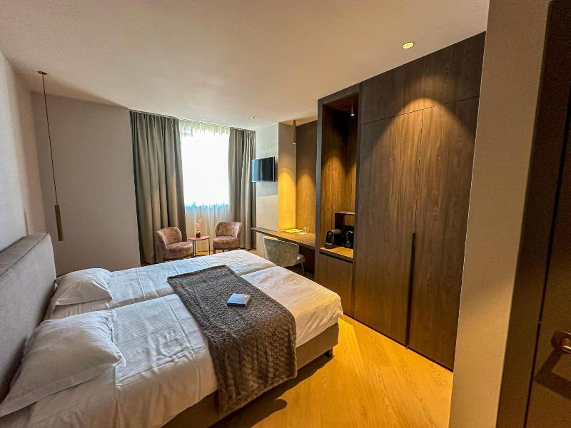Hotel Villa Select image