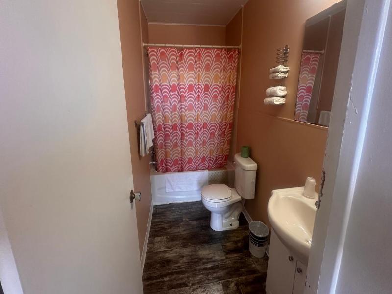 Colonial Motel
