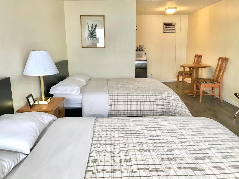 Lakeside Inn image