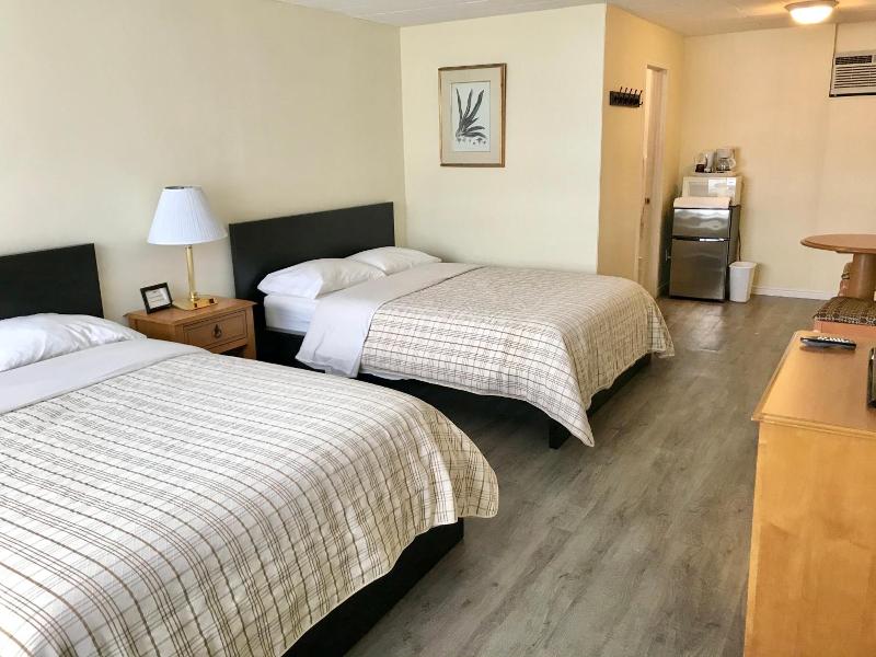 Lakeside Inn image