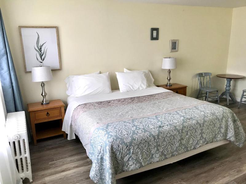 Lakeside Inn image