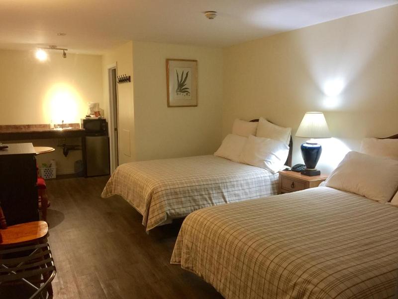 Lakeside Inn image
