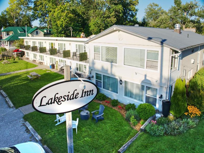 Lakeside Inn image