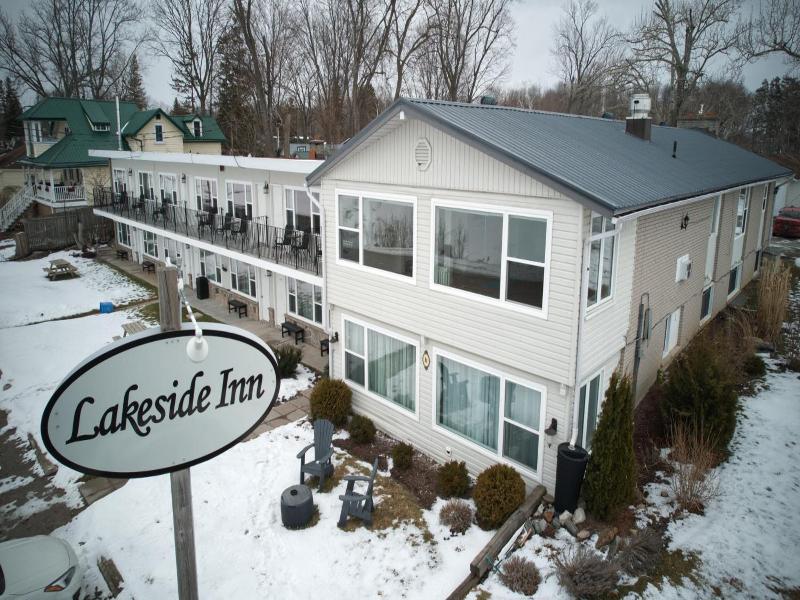 Lakeside Inn image