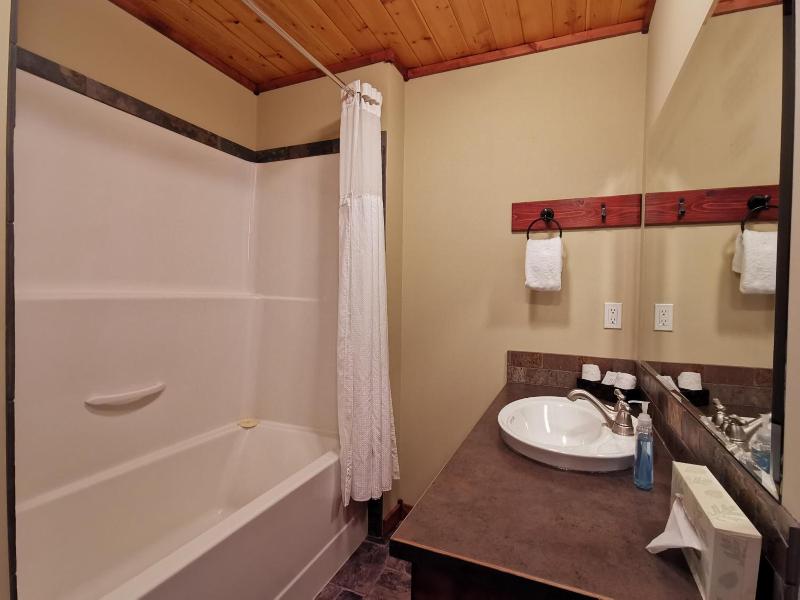Cedar House Restaurant & Chalets