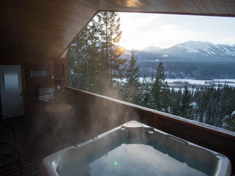 Cedar House Restaurant & Chalets